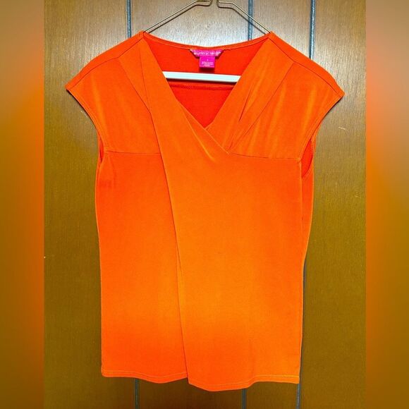 Sunny Leigh Size S cap sleeves wens blouse - Picture 1 of 3